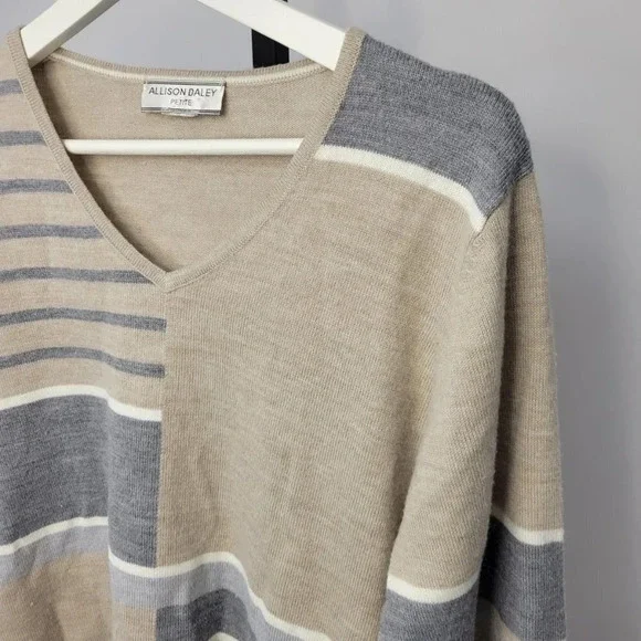 Allison Daley  Top - Picture 2 of 4